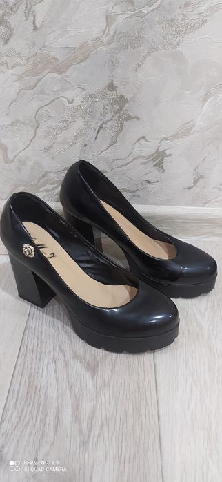 Продам туфли 39 размер