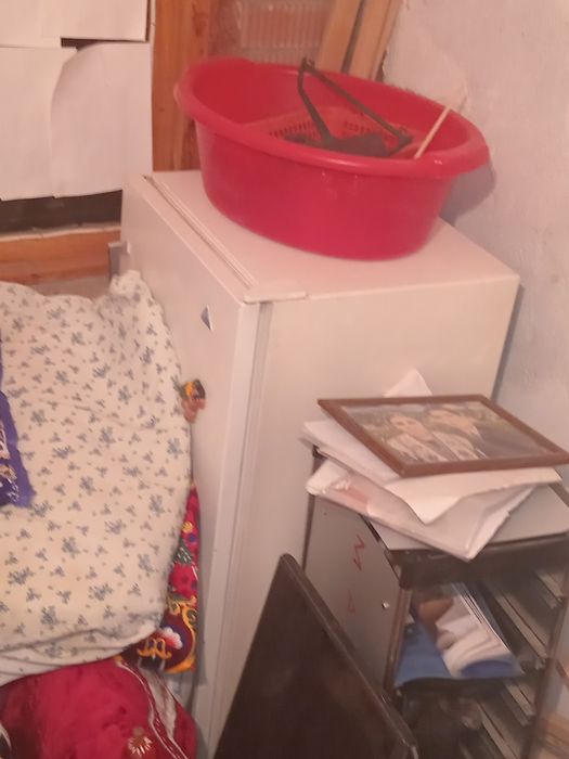 Холодильник сотилади