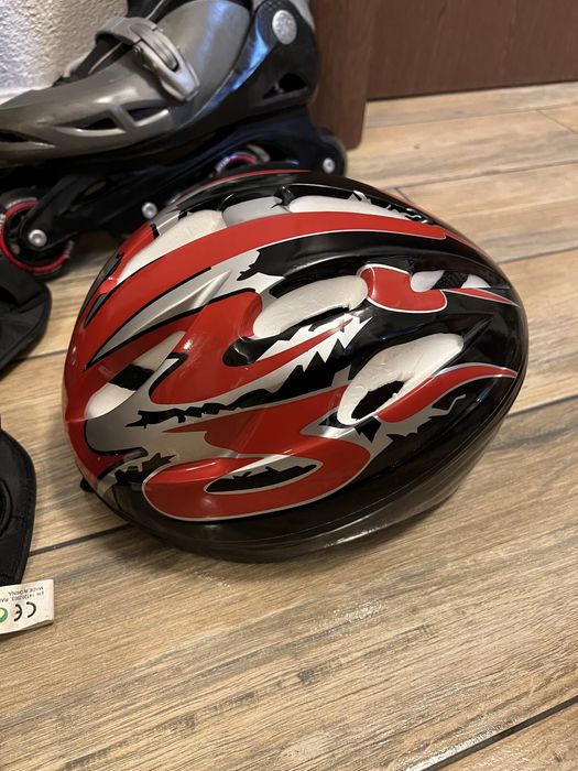 Ролери с комплект наколенки и каска