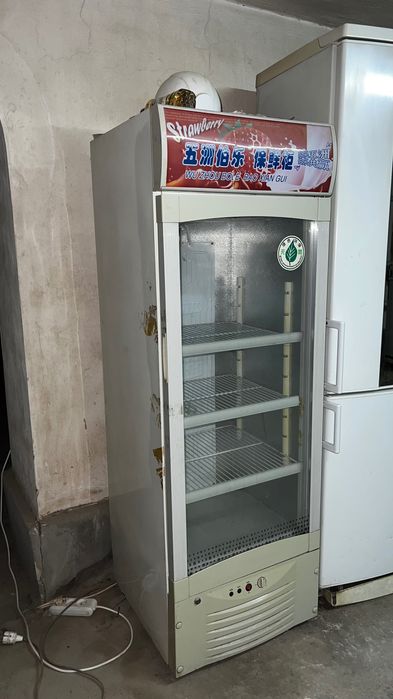 Витрина холодильник