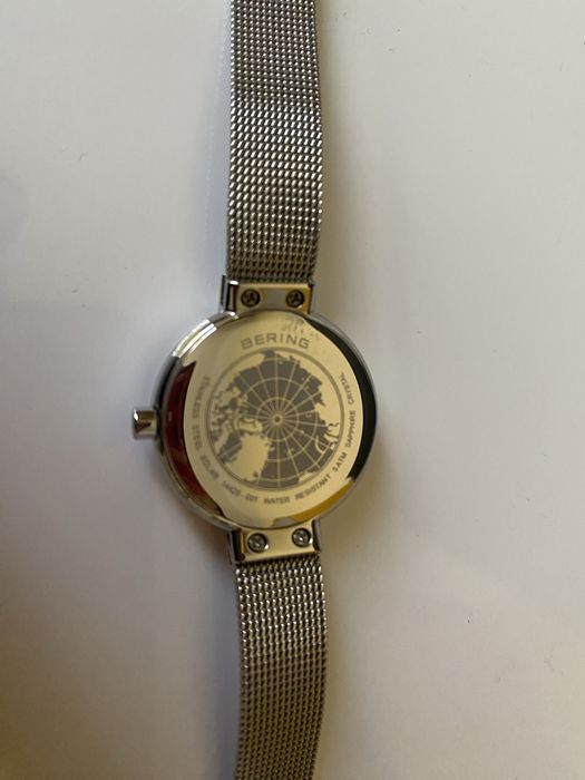 Продавам дамски часовник Bering