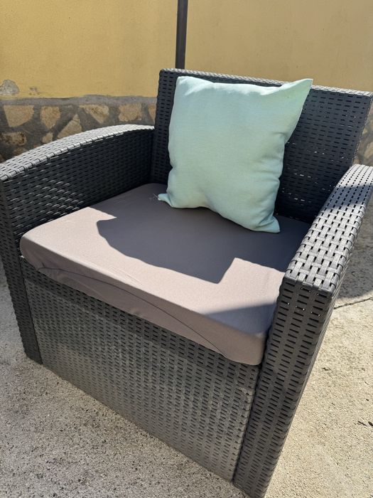 Градински мебели