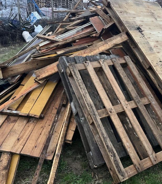 Продавам дървен материал за огрев