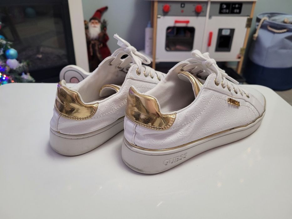 Кецове Guess черни и бели