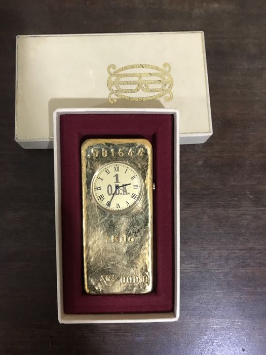 Новые позолоченые-подарочные часы