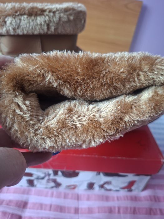 Vând Ghete Damă  UGG  cu Blanita Mărimea 38