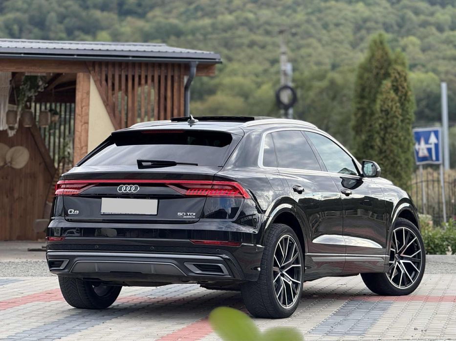 Audi Q8 Pret
