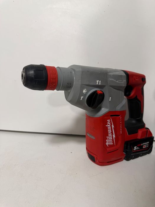 Pachet Milwaukee M18 BLHX + M18 BLPDRC + 2 acumulatori 5Ah + incarcator