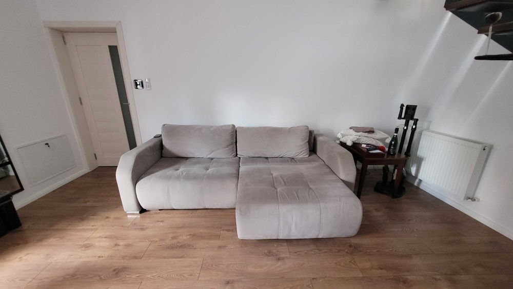 Canapea extensibila culoarea gri deschis