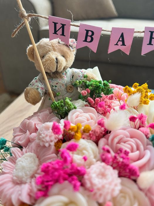 Ръчно изработени букети от свещи