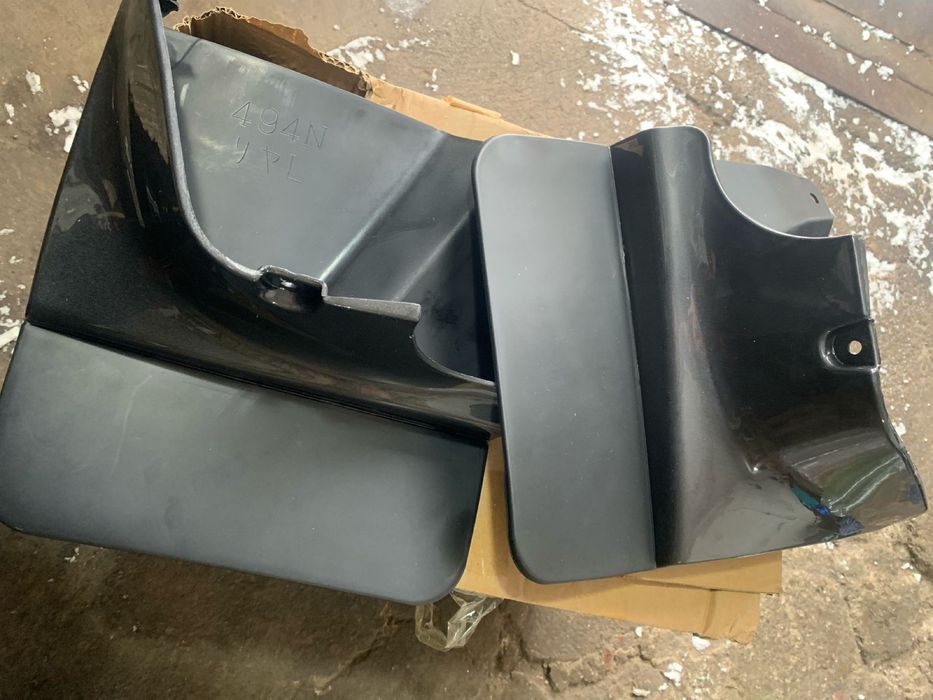 Продаю брызговики на Prado120