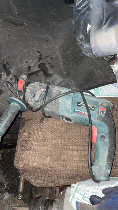 Продам перфоратор в идеальном состоянии