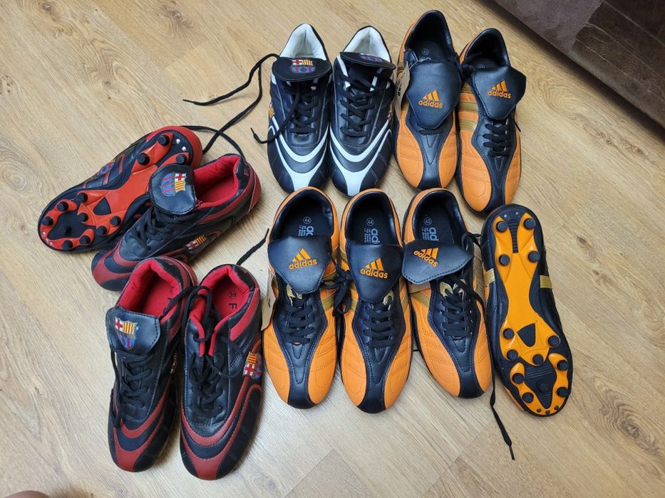 Футбольные бутсы.