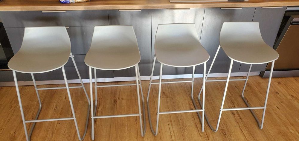 Scaune bar metal si plastic, culoare gri