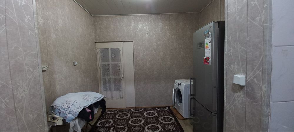 Продаётся 4 комнатная кваритра в центре города