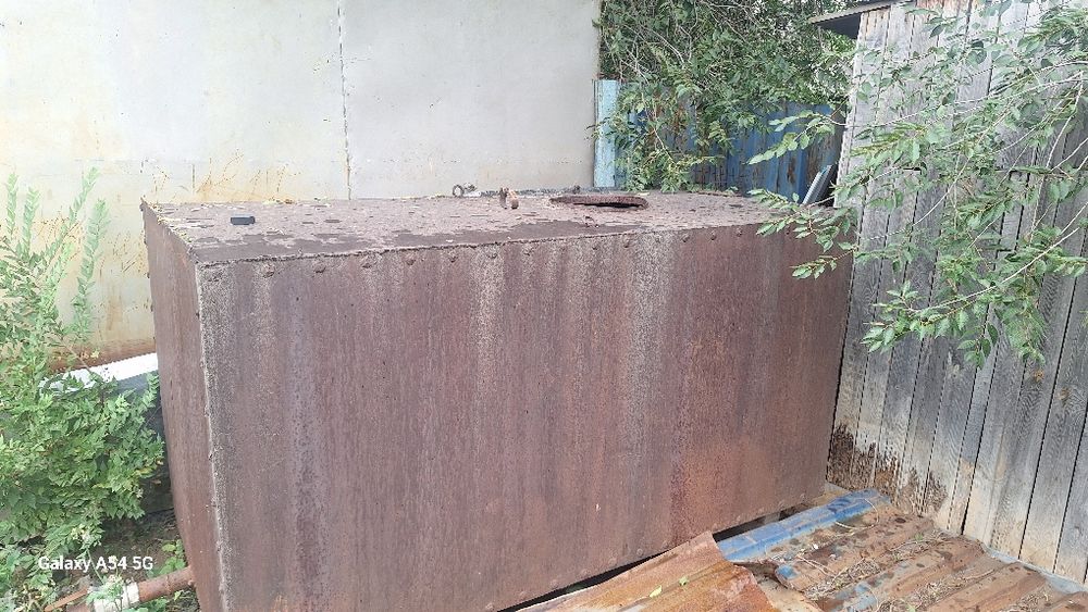 Продается емкость для воды. В хорошем  состояний