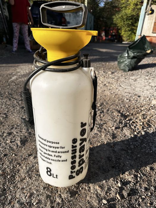 Опрыскиватель 8л, помповый