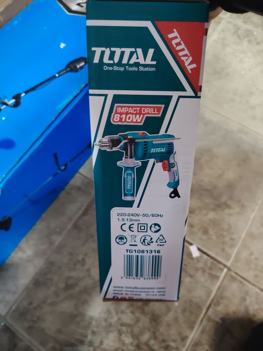 Ударна бормашина TOTAL Industrial, 810 W