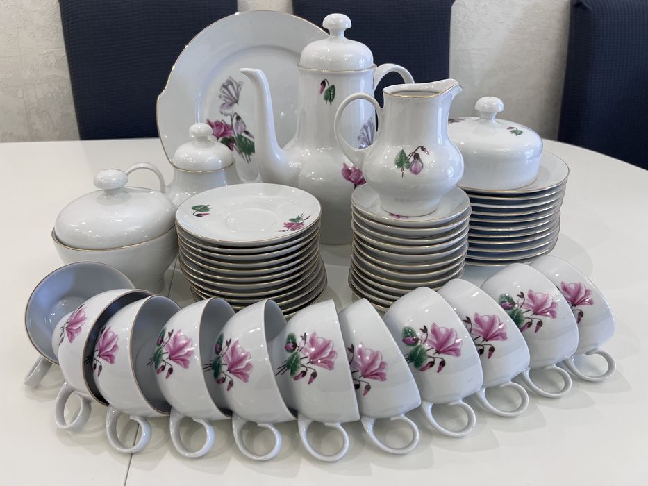 Сервиз / тарелки/ чашки/