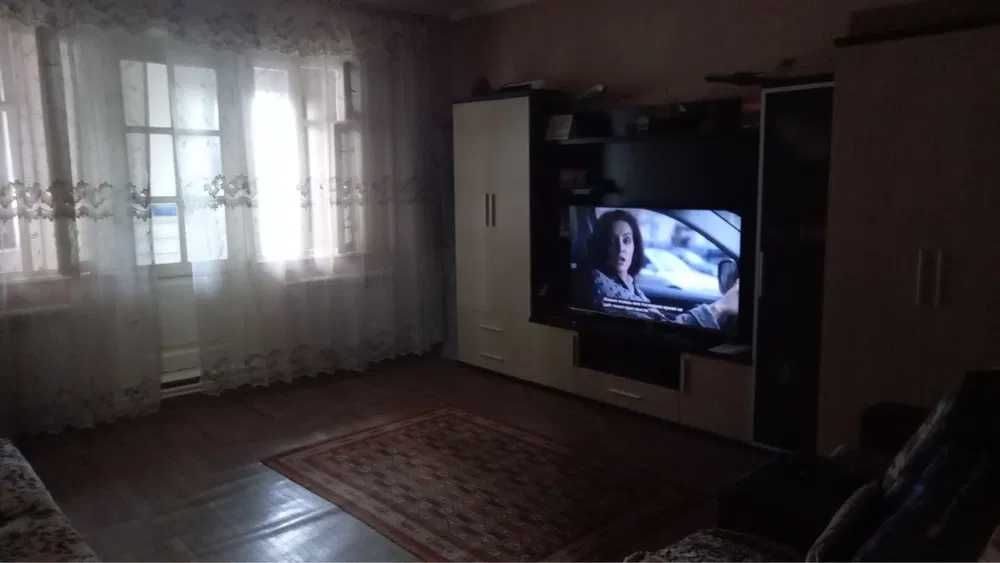 Шайхантахур Лабзак 3 хоналик квартира сотилади