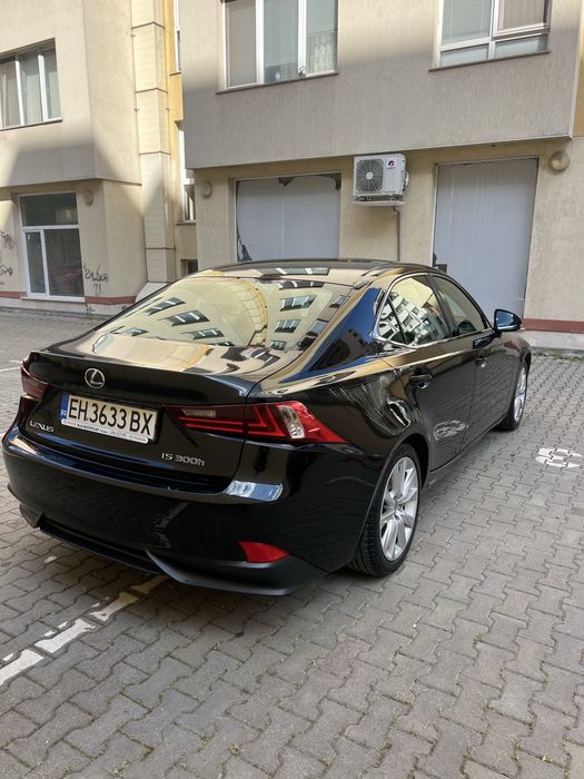 Lexus Is300h пълна сервизна история