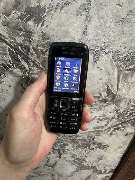 Продам Nokia E51-1.
