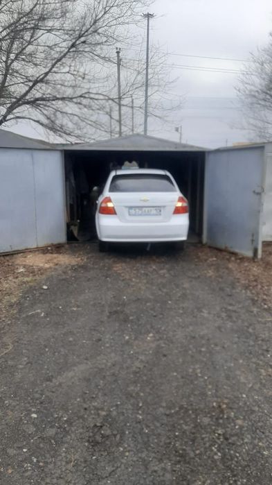 Машина легковая Ревон шевроле 3