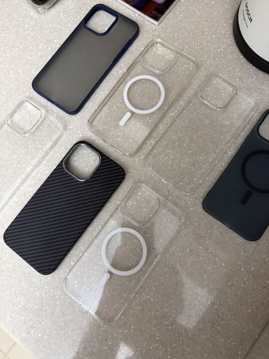 Продам 7 чехлов на Iphone 15 pro max.