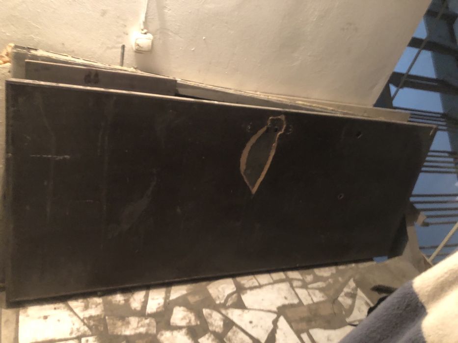 Выходной дверь железный