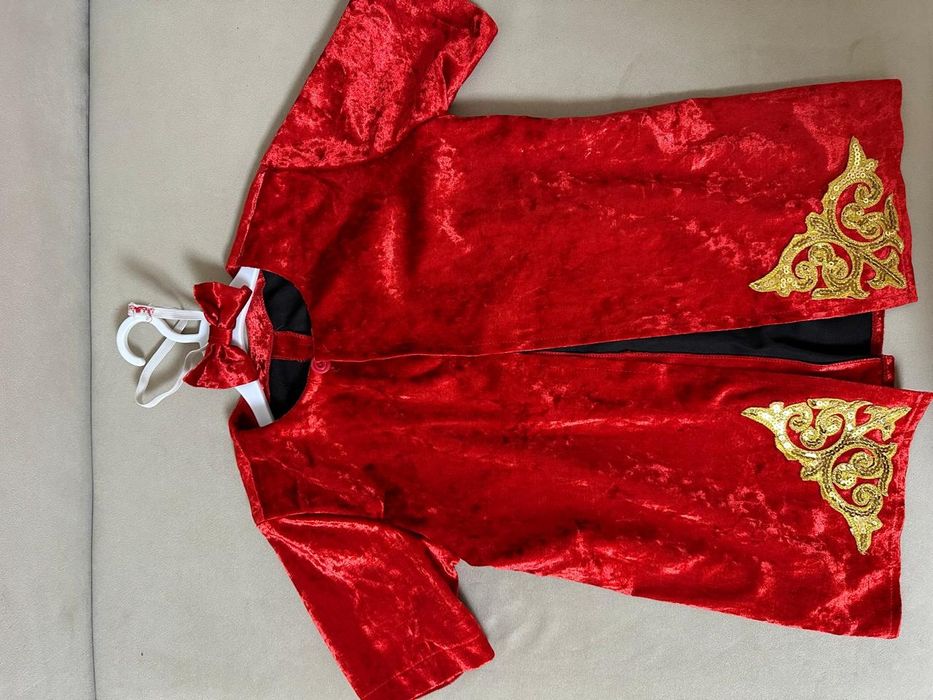 Срочно продам национальные жилетки