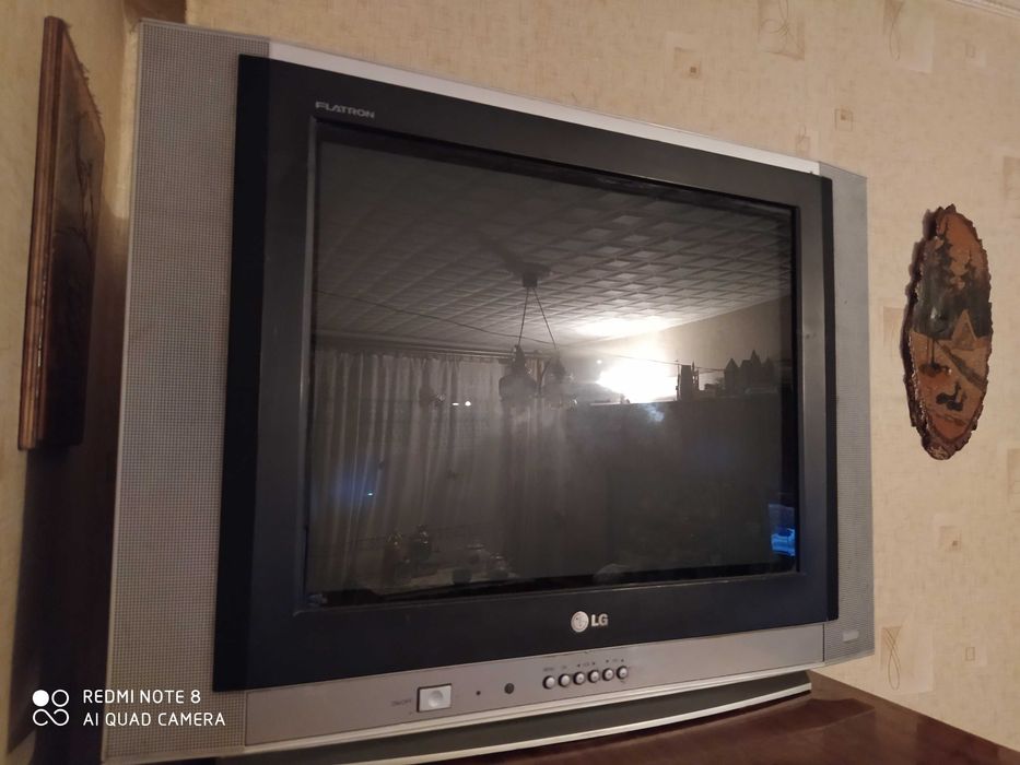 Продам цветной телевизор LG
