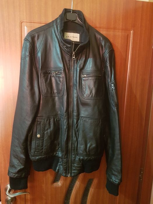 Geaca din piele. Piele.