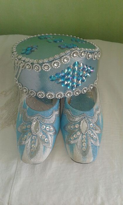 180 mingdan kelinlar uchun ko'ylak  va xalatlar.