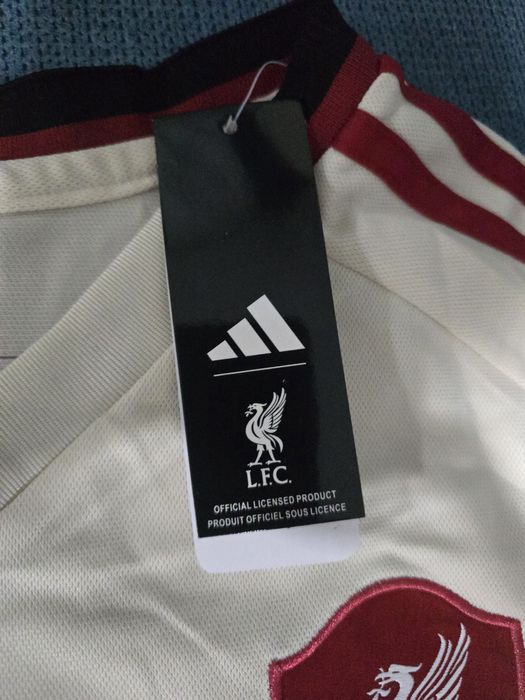 Оригинални футболни тениски.