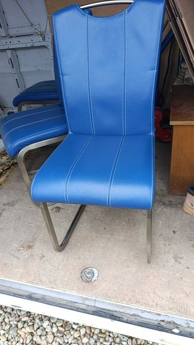 Scaune cu structura metalica