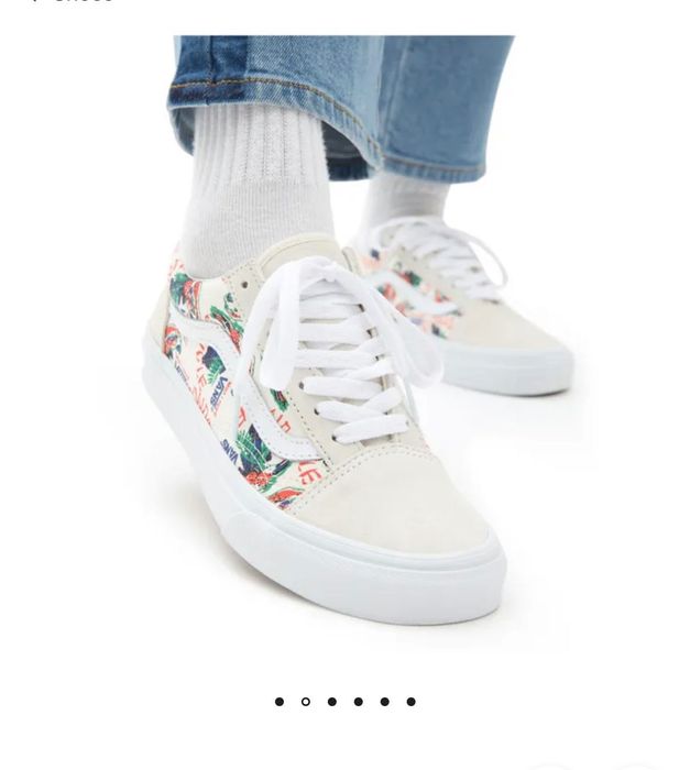 Женские кроссовки