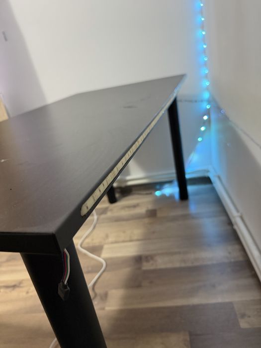 Birou de gaming impecabil