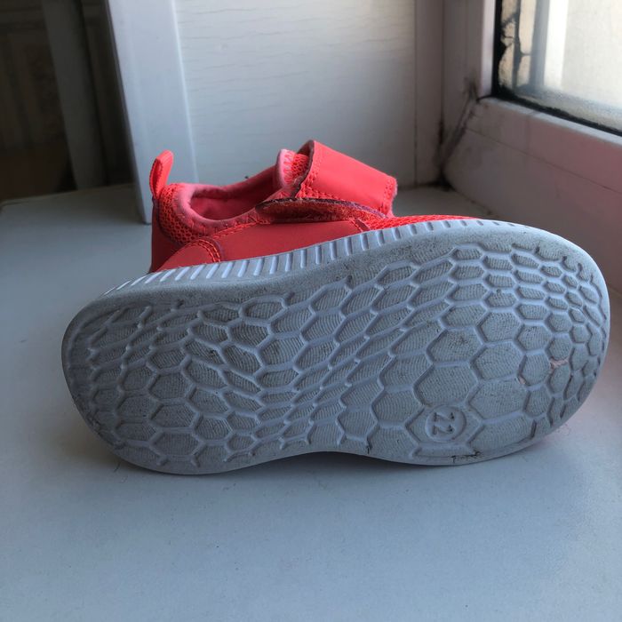 Кроссовки на девочку 22 размер