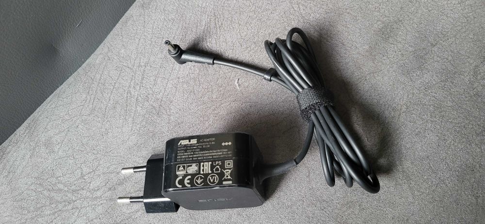 ASUS 33W incarcator 19V-1.75A mufa subtire fuctional