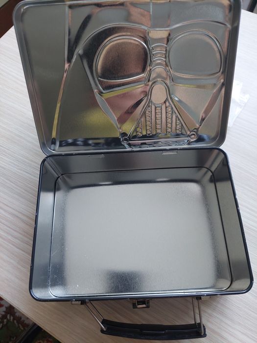 Cutii depozitare/gustare  Star Wars plastic și metalică