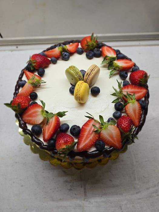 Торти, силени и сладки изкушения за вашия повод