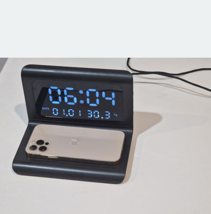 Încărcător wireless cu afișaj