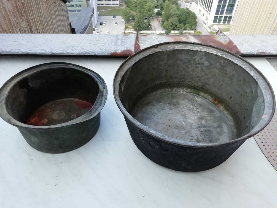 старинни медни старинни съдове /котли/