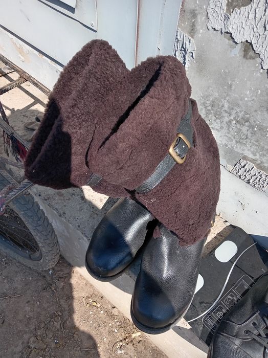 Зимни ботинки7500 унты 15000 тенге