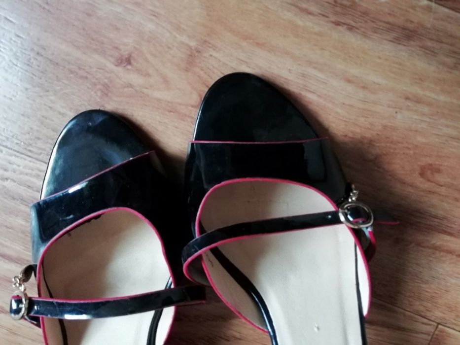 Сандали 40-41 номер