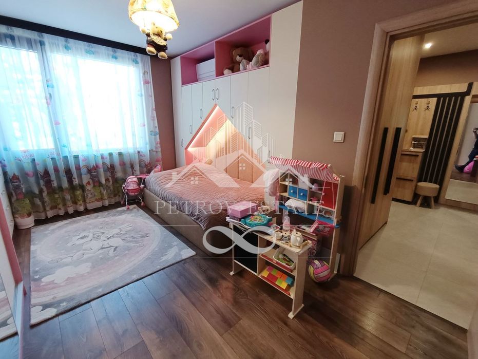 Продава се Тристаен апартамент в Велинград - 98 кв.м за 1684 €/кв.м - Снимка #8
