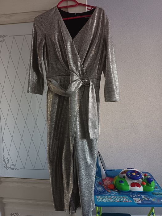 Продам платье нарядное