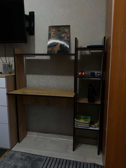 Стол письменный, для ученика
