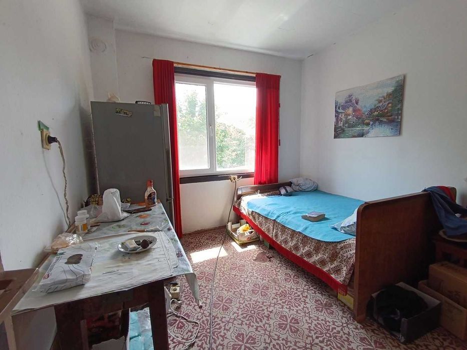 Двуетажна къща в село Гоздейка