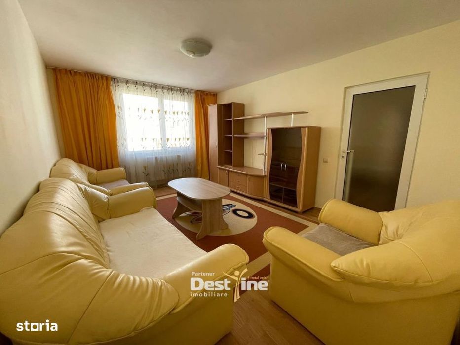 Inchiriez apartament 4 camere in zonǎ centralǎ, Piatra Neamt